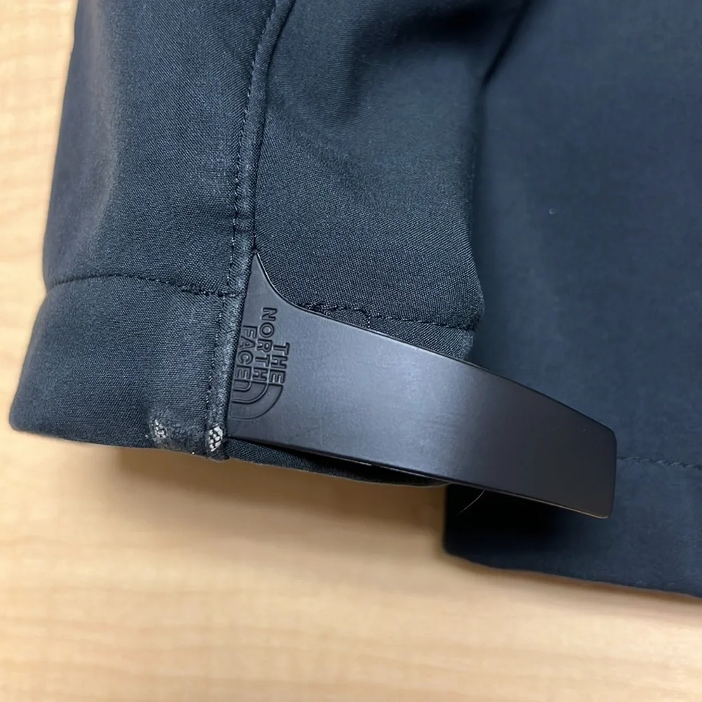 North Face zip up jacket, size‎ medium